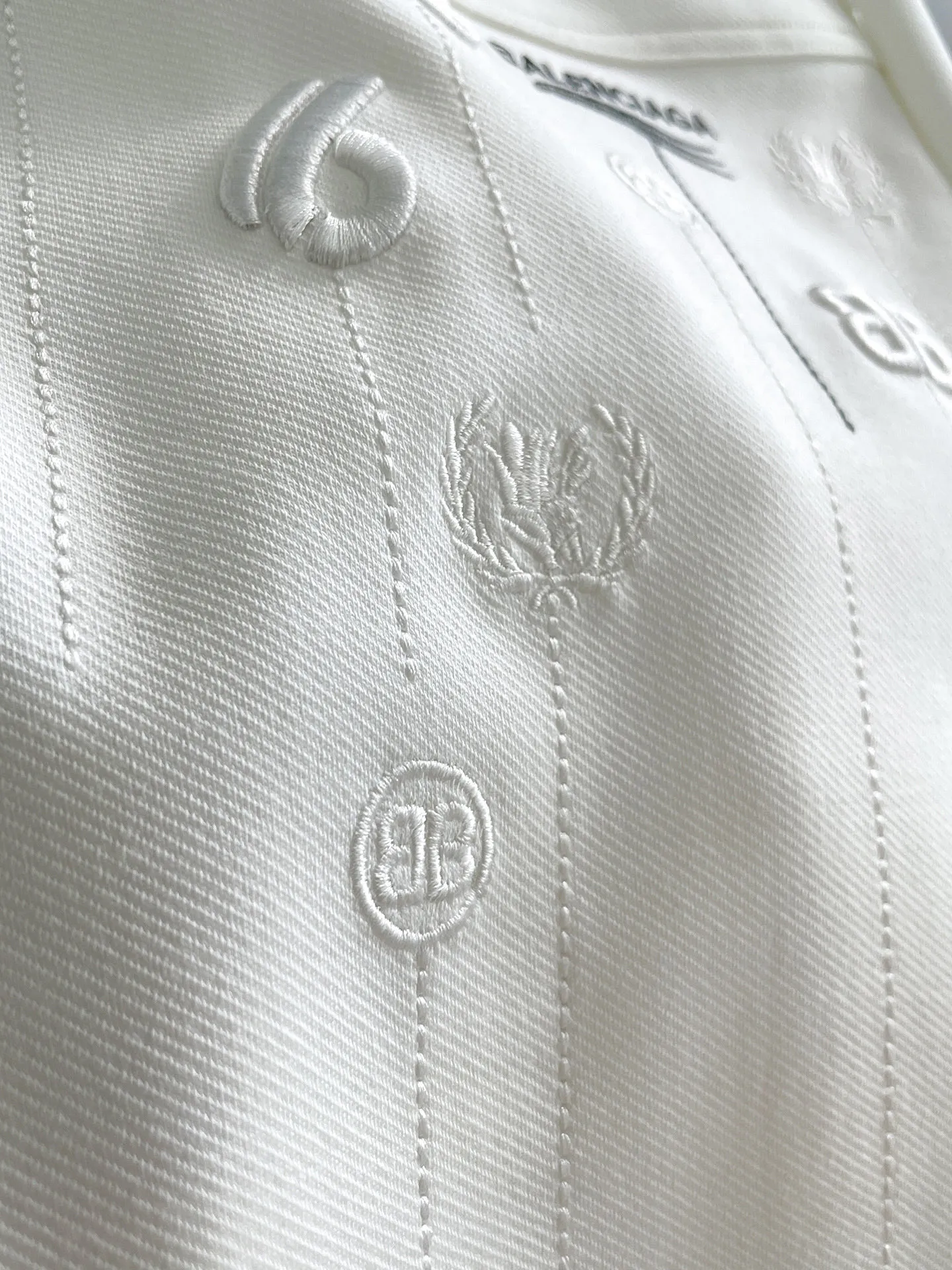 Balenciaga [High Version] 2026 Autumn and Winter latest products, available at counters at the same time, Original product, fashionable casual trousers and casual trousers, using imported original fabrics, top-grade embroidery 🪡 craft letter pattern logo, original hardware accessories decoration, simple yet fashionable, fashionable and handsome upper body, Sizes: M-3XL